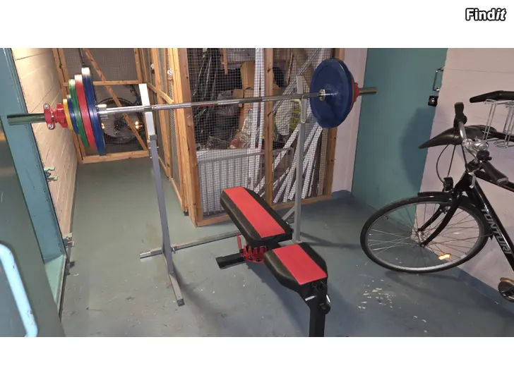Myydään Wrange Fitness punnerrus/kyykkyteline/säädettävä treenipenkki/tanko/Levypainot