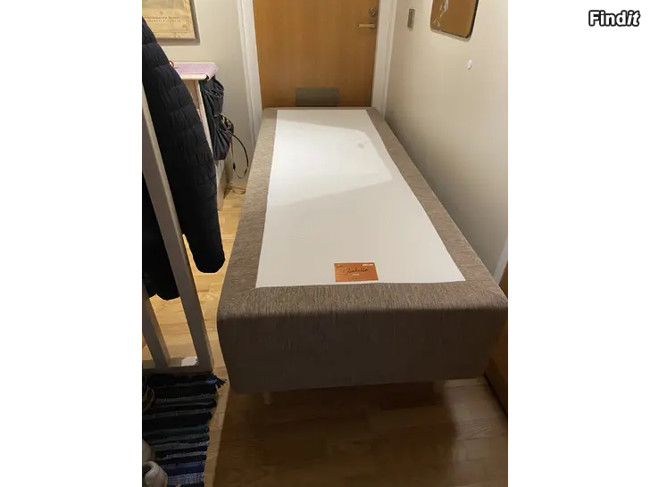 Myydään Jättefin säng