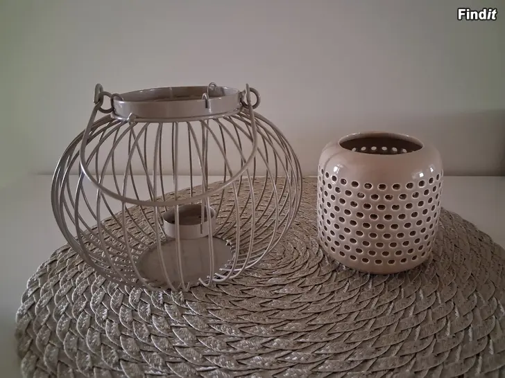 Säljes ljuslyktor / kynttilälyhtyjä