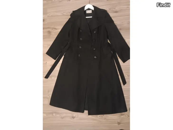 Myydään Piretta laadukas kotimainen trenssi