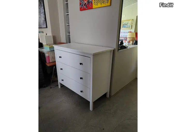 Myydään Hemnes vit byrå