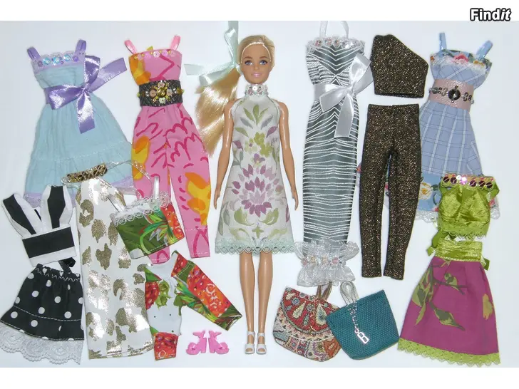 Myydään Barbie Nukke + Vaatesetti