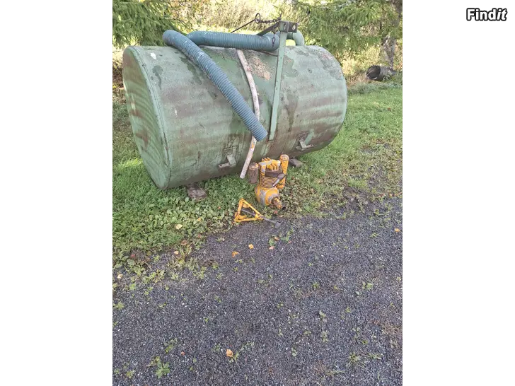 Myydään Liete/Vesi pönttö