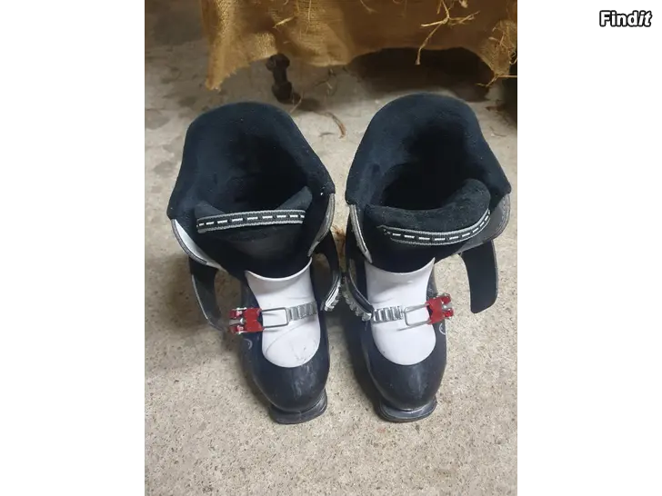 Säljes Slalomskor 3