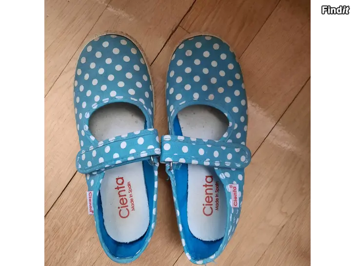 Säljes Sandaler storlek 31