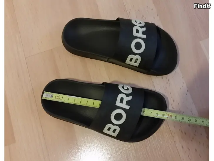 Myydään Björn Borg sandaalit tohvelit koko 30 musta -hinta 5e