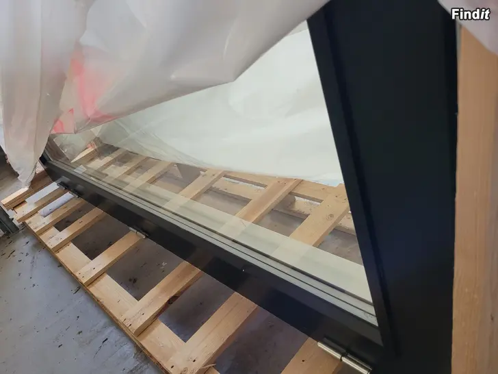 Säljes Ytterdörr Pihla Varma T10 KL 10x23 vänster