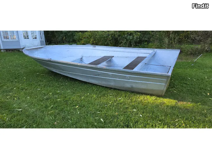 Säljes Aluminiumbåt + motor