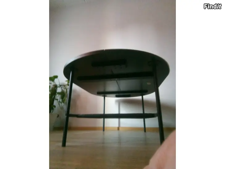 Myydään Musta sohvapöytä