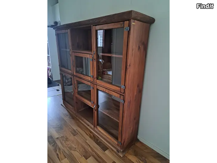 Säljes Anttiina vitrin