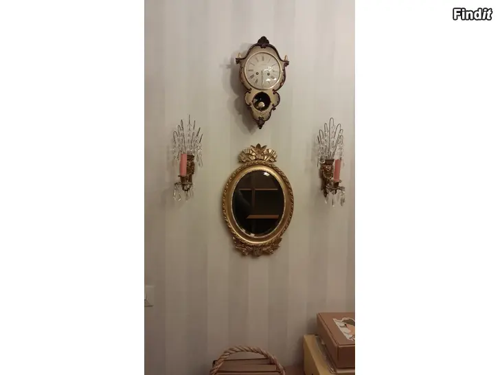 Säljes Spegel, lampetter och klocka