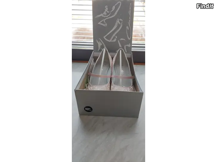 Myydään Juhla kenkä
