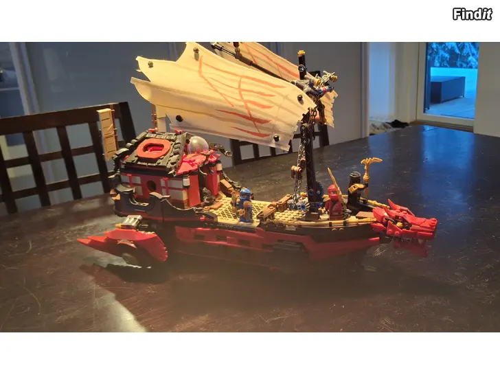 Säljes Lego Ninjago Legacy bounty ship