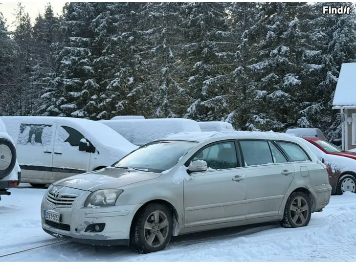 Säljes Toyota Avensis Stw 2008 i delar, osina