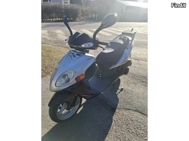 Myydään Zoner 4t 125cc kevytmoottoripyörä
