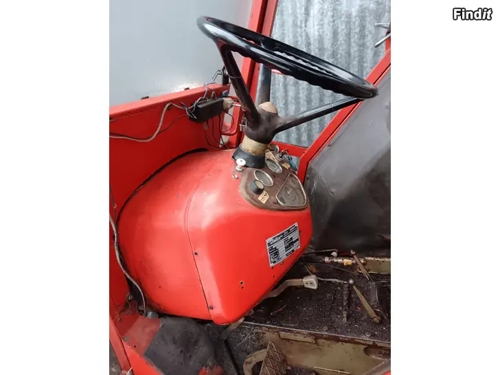 Säljes Gårdstraktor till vintern