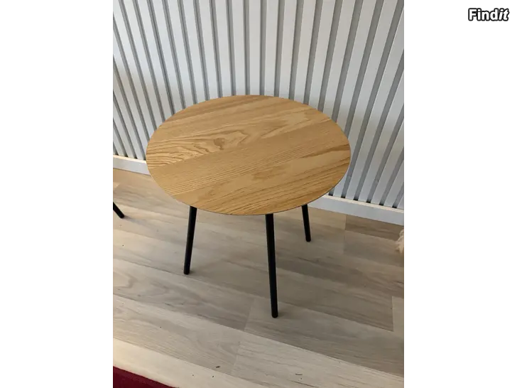 Myydään Pikkupöytä