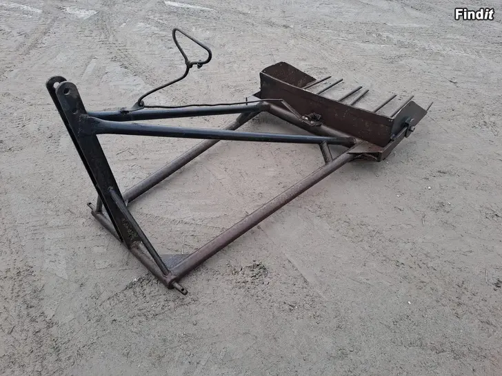 Myydään Takakuormaaja