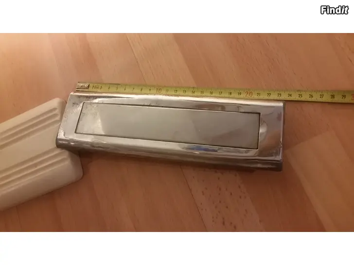 Myydään Postiluukku oveen - metallia  -5e