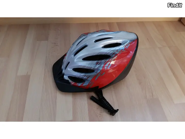 Myydään Aikuisten pyöräilykypärä koko M 56cm-58cm 3e