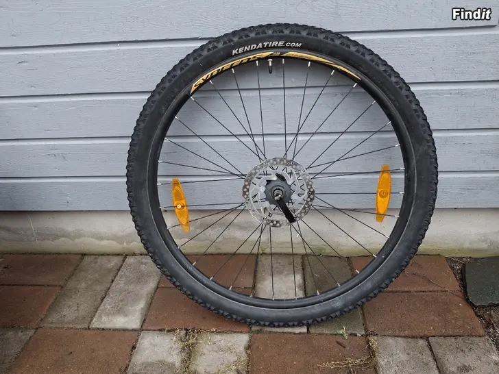Myydään Etupyörä Shimano 27.5 vanne ja rengas