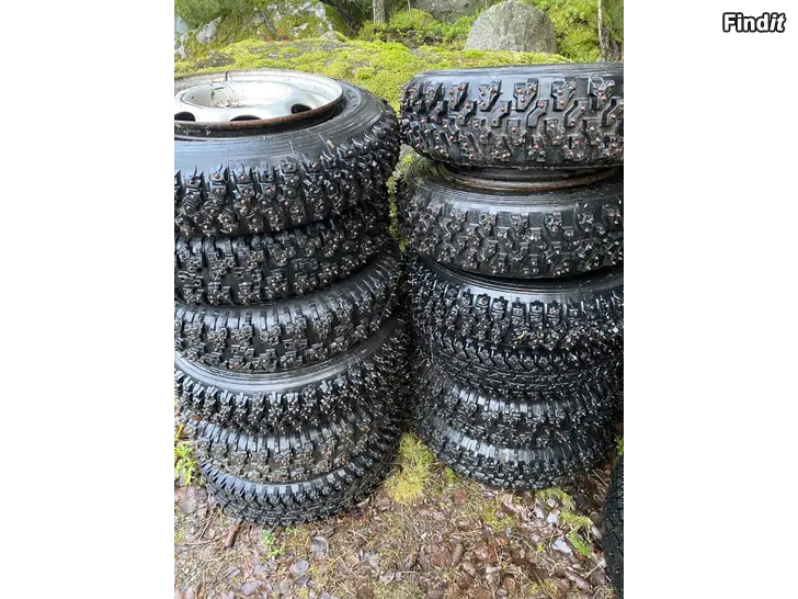 Myydään 13 Piikkirenkaat