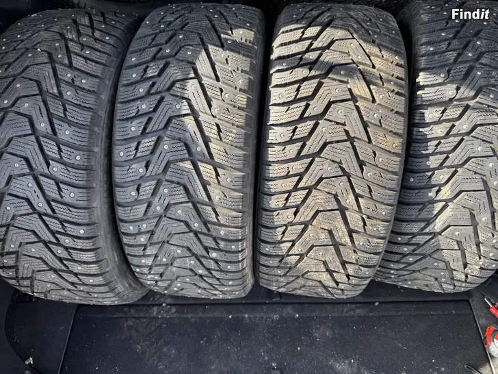 Myydään Nastarenkaat 225/45R17