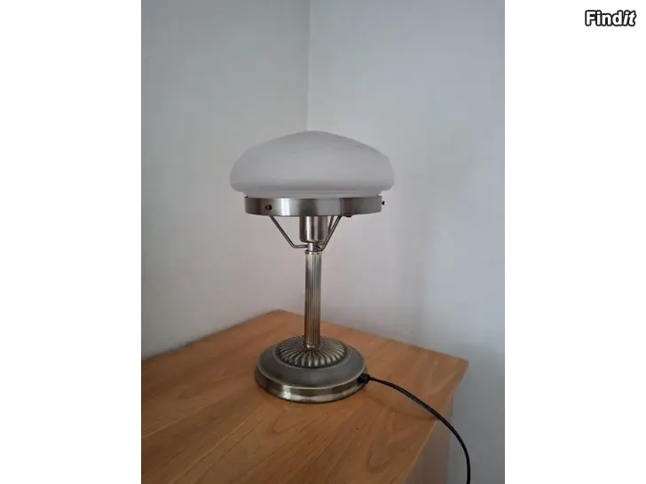 Säljes Bordslampa