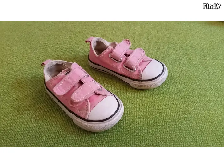 Myydään Converse All Star lenkkarit koko 23 -hinta 2e