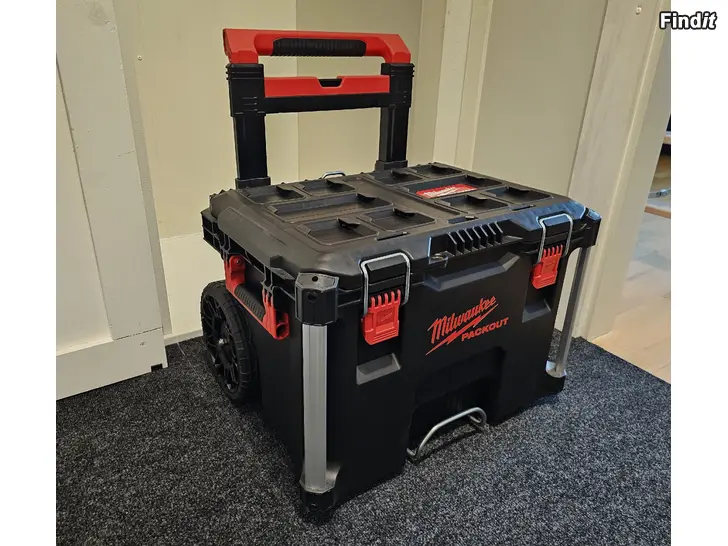 Säljes Milwaukee Packout verktygslåda på hjul