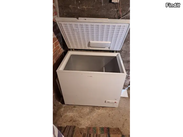 Säljes Elektro Helios frysbox ca 200 liter välfungerande
