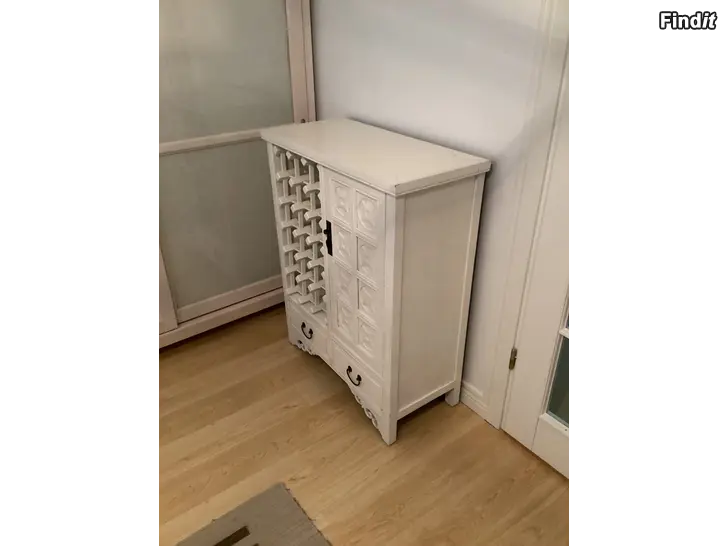 Säljes Vinskåp