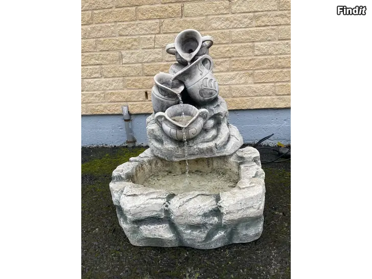 Säljes Fontän för trädgården