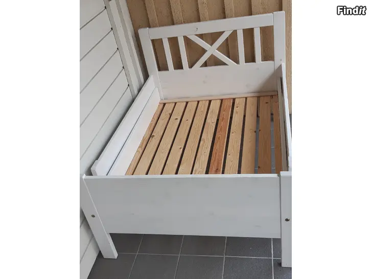 Myydään Utdragbar barnsäng