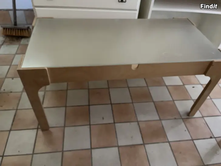 Säljes Bord
