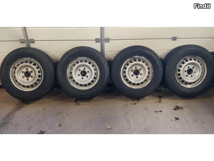 Myydään sprinterin6x130 hyvät kesärenkaat peltivanteilla