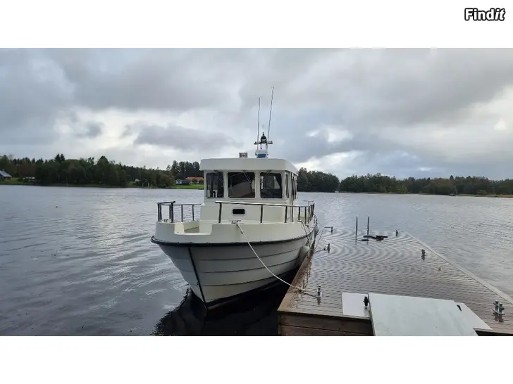 Myydään Minor 29 Flybridge  Yanmar 315 hk 2006