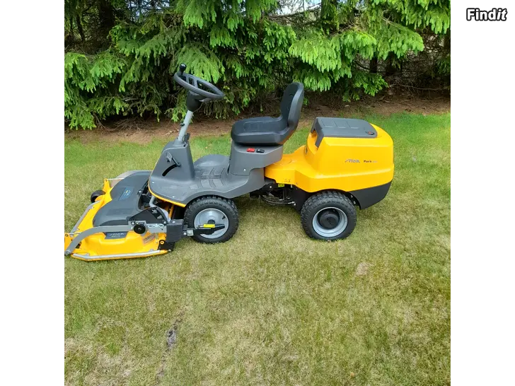 Myydään Stiga Park 220