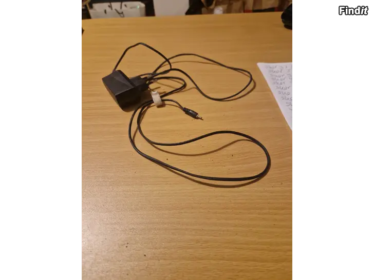 Säljes Nokia laddare..