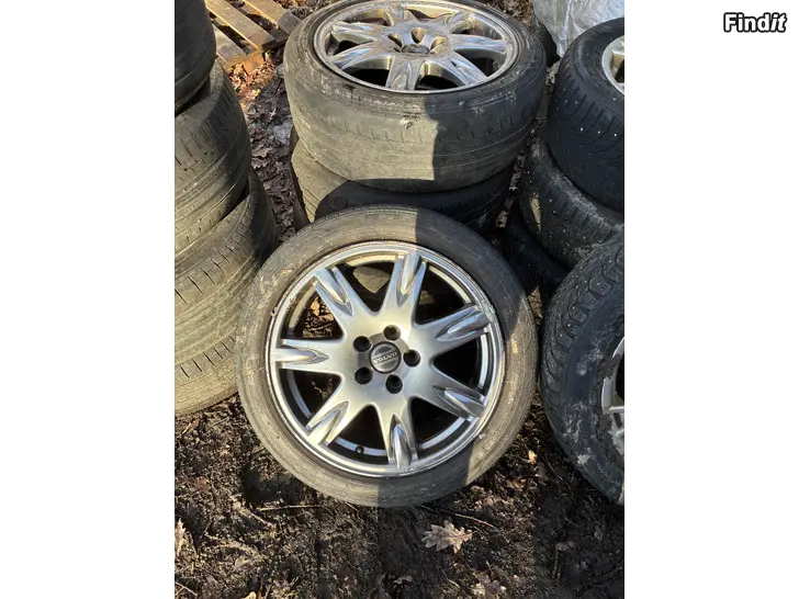 Säljes Volvo fälgar 17