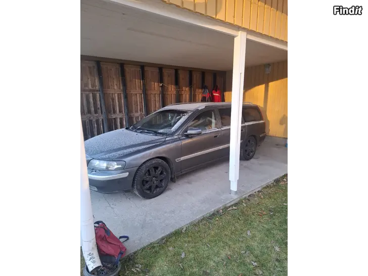 Säljes Volvo v70 2.5T -04 automat bensin