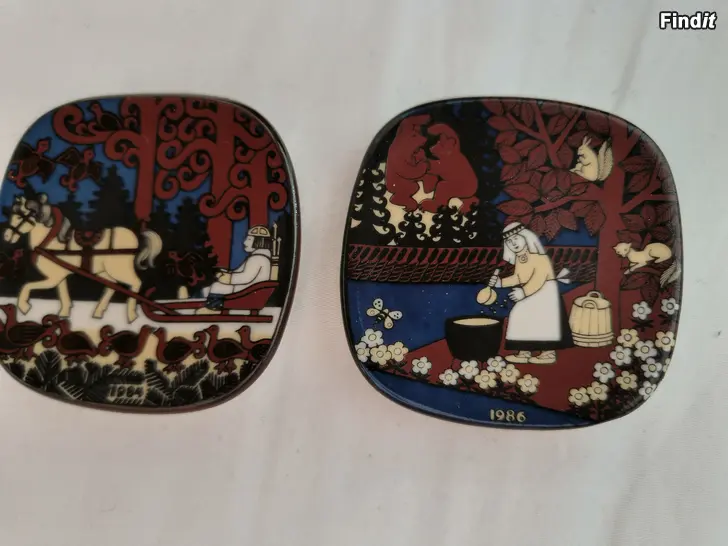 Myydään Kaksi minikalevalalautasta