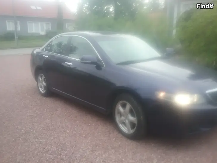 Myydään Handa accord  vm 2005