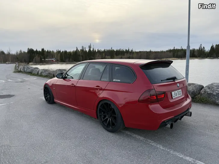 Myydään Bmw 330d LCI 2010
