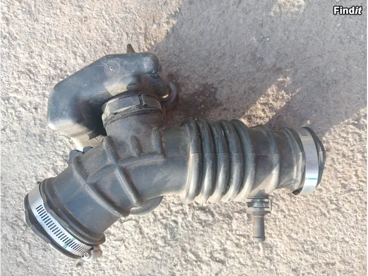 Myydään Nissan Primera P12 2006 imuputki vaimetimella