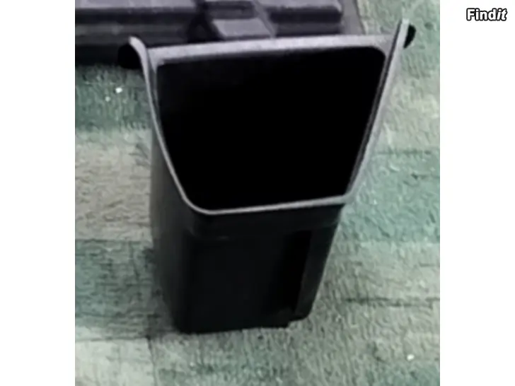 Myydään Tavaratilan laatikko