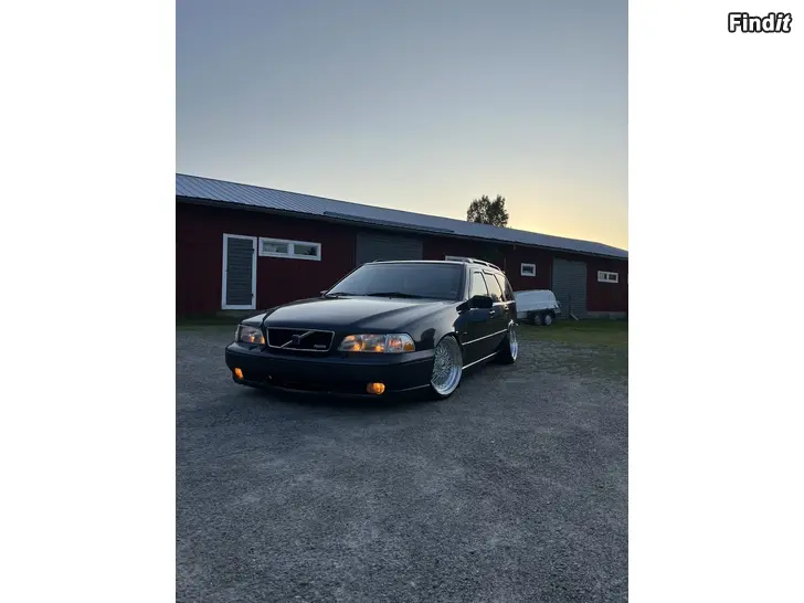 Myydään Volvo v70 1999