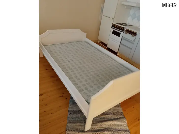 Säljes Vit 120cm säng
