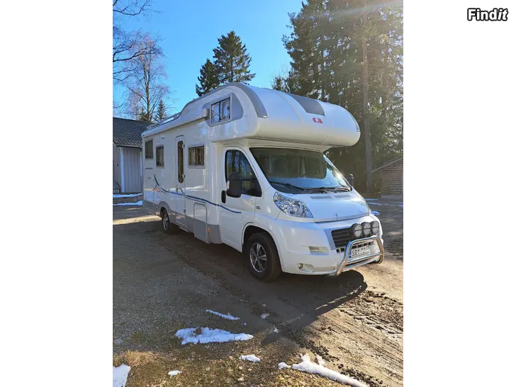 Myydään Adria husbil