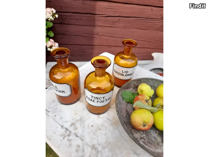 Säljes 3 gamla apoteksburkar